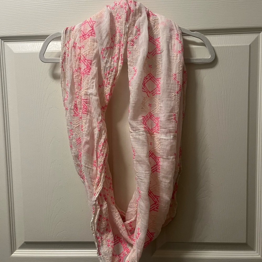 American‎ Outfitters Pink Embroidery Patterned Women's Infinity Scarf. OS